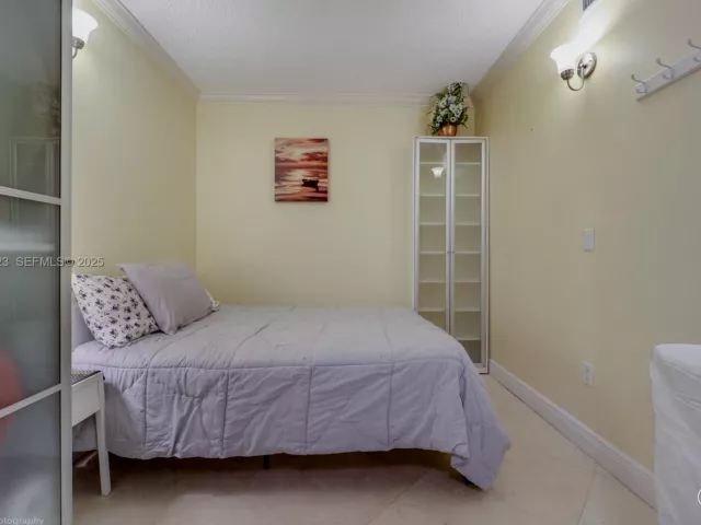 2-bedroom condo for sale in Sunny Isles Beach - 17555 Atlantic Blvd 1205 - MondialRealty