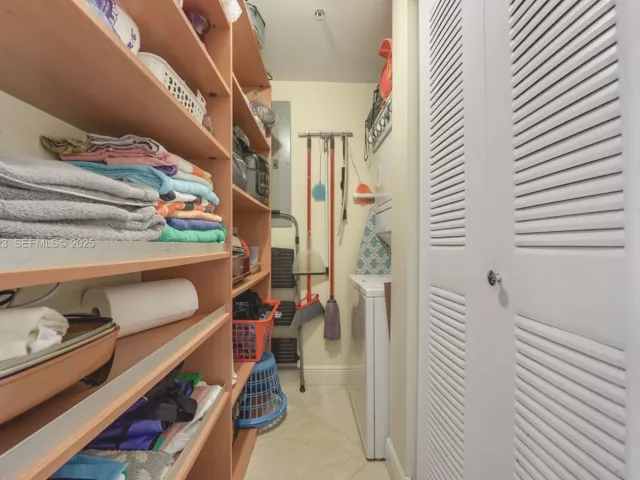 2-bedroom condo for sale in Sunny Isles Beach - 17555 Atlantic Blvd 1205 - MondialRealty