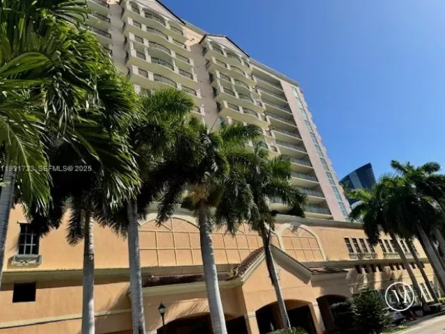 2-bedroom condo for sale in Sunny Isles Beach - 17555 Atlantic Blvd 1205 - MondialRealty