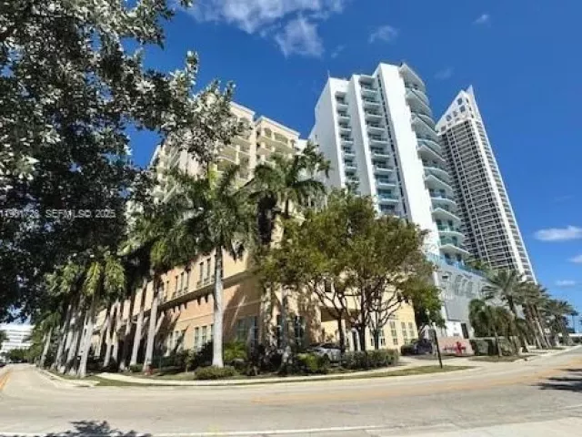 2-bedroom condo for sale in Sunny Isles Beach - 17555 Atlantic Blvd 1205 - MondialRealty