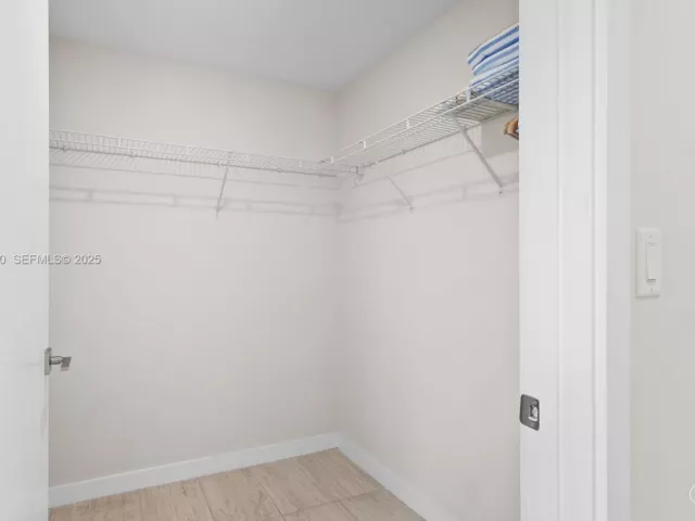 2-bedroom condo for sale in Miami - 3900 Biscayne Blvd S-802 - MondialRealty