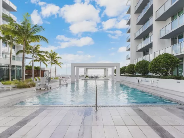 2-bedroom condo for sale in Miami - 3900 Biscayne Blvd S-802 - MondialRealty