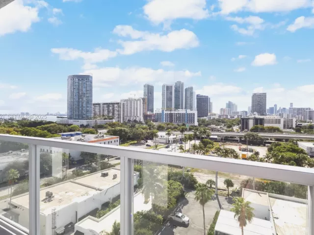 2-bedroom condo for sale in Miami - 3900 Biscayne Blvd S-802 - MondialRealty