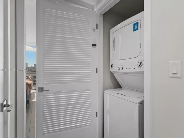 2-bedroom condo for sale in Miami - 3900 Biscayne Blvd S-802 - MondialRealty