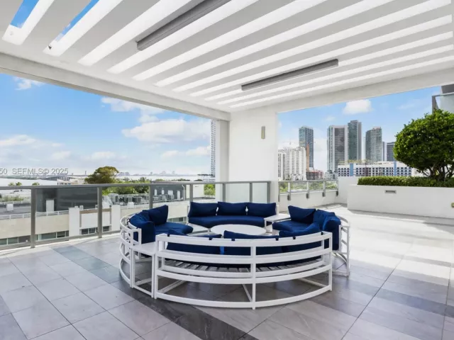 2-bedroom condo for sale in Miami - 3900 Biscayne Blvd S-802 - MondialRealty