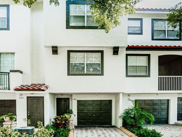 Home for rent at 20889 Saint Andrews Boulevard - photo 6905340