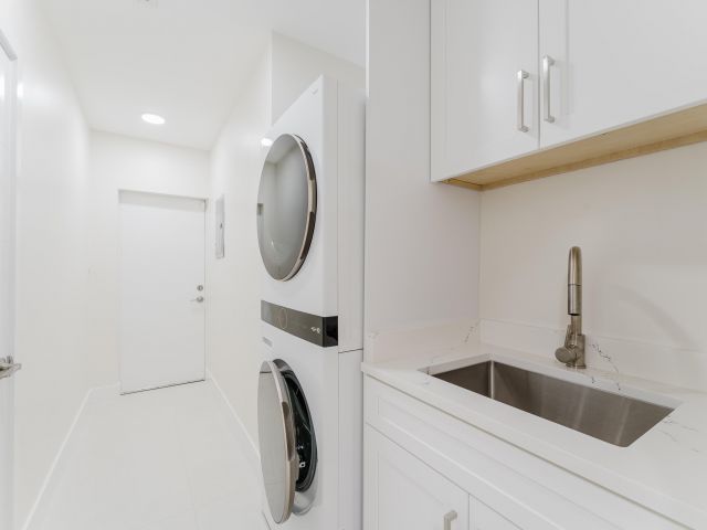 Home for rent at 3199 NE 6 Drive - photo 6905348