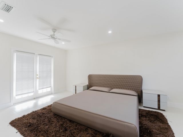 Home for rent at 3199 NE 6 Drive - photo 6905350