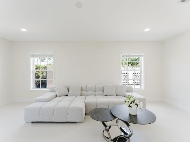 Home for rent at 3199 NE 6 Drive - photo 6905359