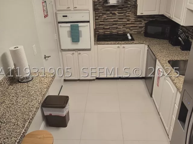 2-bedroom condo for rent in Hollywood - 4001 S Ocean Dr 4J - MondialRealty