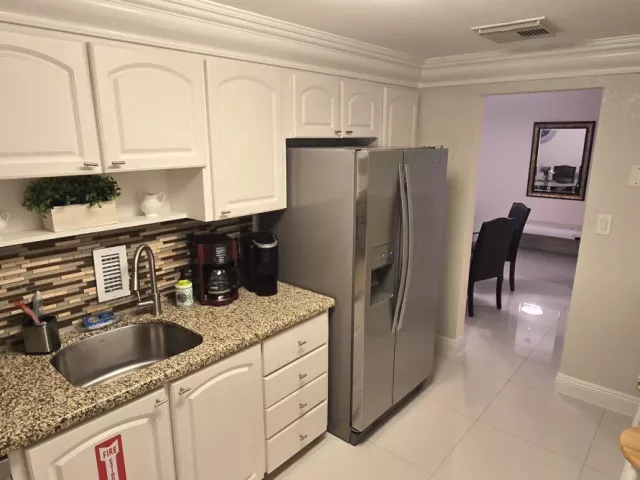 2-bedroom condo for rent in Hollywood - 4001 S Ocean Dr 4J - MondialRealty