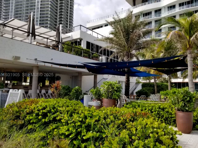 2-bedroom condo for rent in Hollywood - 4001 S Ocean Dr 4J - MondialRealty