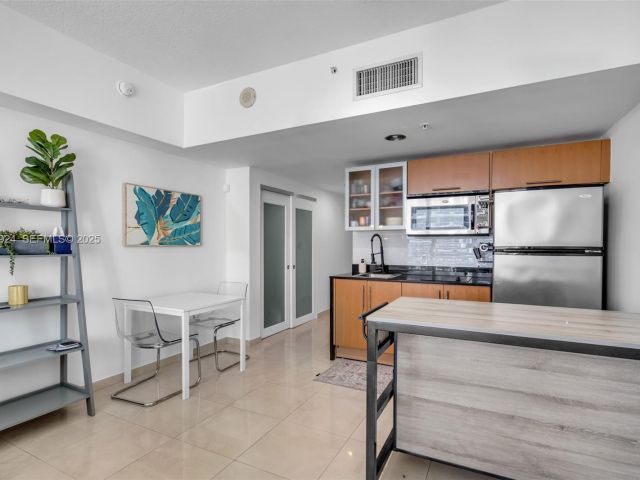 condo for rent in Miami - 1750 N Bayshore Dr 1204 - MondialRealty