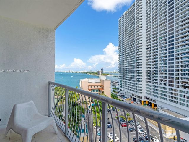 condo for rent in Miami - 1750 N Bayshore Dr 1204 - MondialRealty