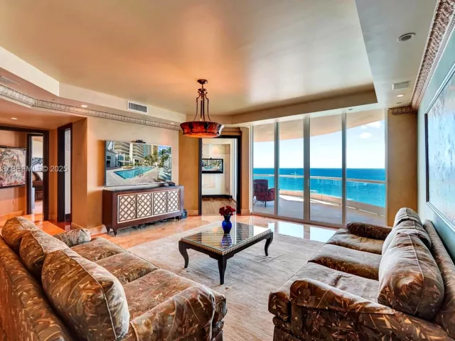 3-bedroom condo for sale in Sunny Isles Beach - 16047 Collins Ave 2101 - MondialRealty