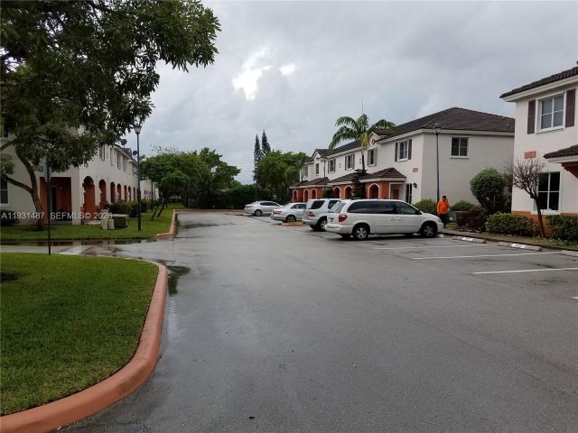 Home for rent at 17337 NW 7th Ave 408 - photo 7431556