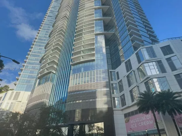 3-bedroom condo for sale in Miami - 851 NE 1st Ave 2212 - MondialRealty