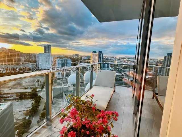 3-bedroom condo for sale in Miami - 851 NE 1st Ave 2212 - MondialRealty