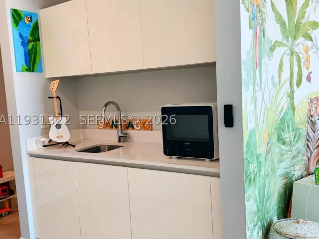 3-bedroom condo for sale in Miami - 851 NE 1st Ave 2212 - MondialRealty