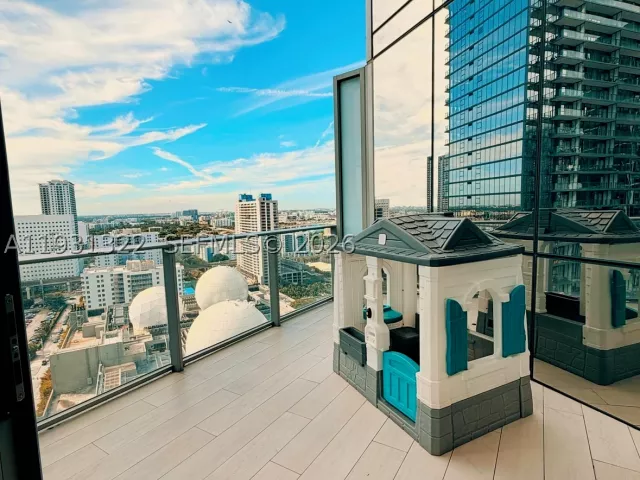 3-bedroom condo for sale in Miami - 851 NE 1st Ave 2212 - MondialRealty