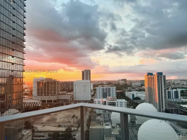 3-bedroom condo for sale in Miami - 851 NE 1st Ave 2212 - MondialRealty