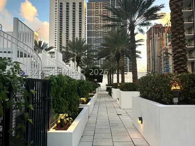 3-bedroom condo for sale in Miami - 851 NE 1st Ave 2212 - MondialRealty