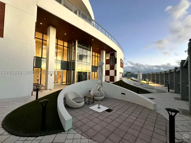 3-bedroom condo for sale in Miami - 851 NE 1st Ave 2212 - MondialRealty