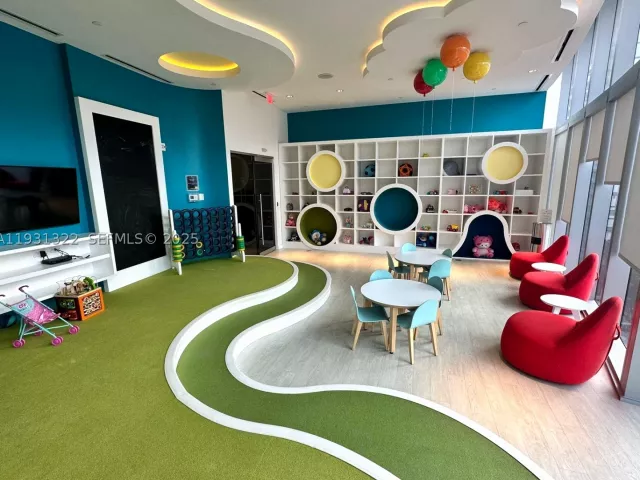 3-bedroom condo for sale in Miami - 851 NE 1st Ave 2212 - MondialRealty