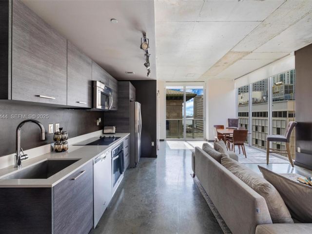 Apartment for rent  Unit #401 - photo 6906929