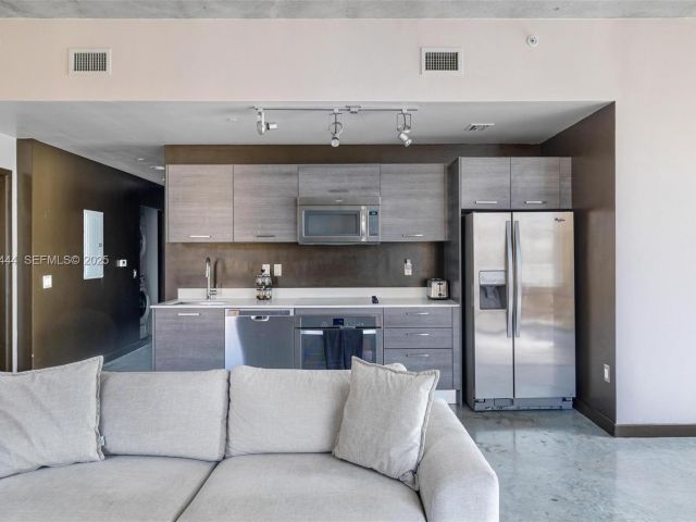 Apartment for rent  Unit #401 - photo 6906931