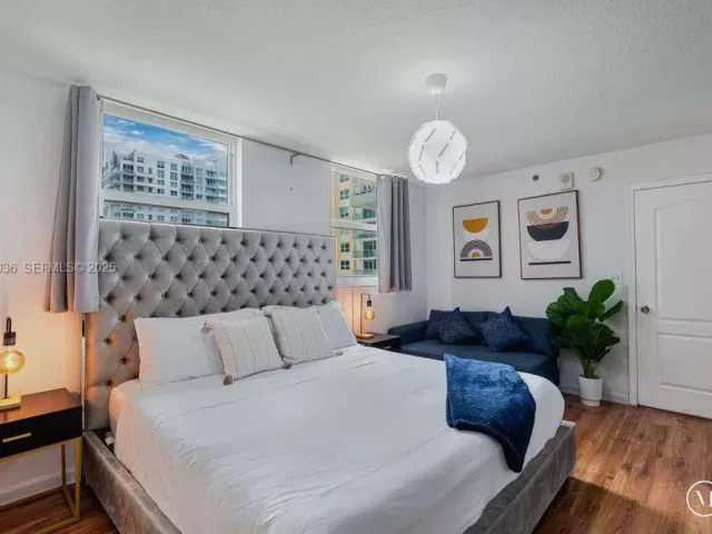 3-bedroom condo for sale in Miami - 1200 Brickell Bay Dr 2202 - MondialRealty
