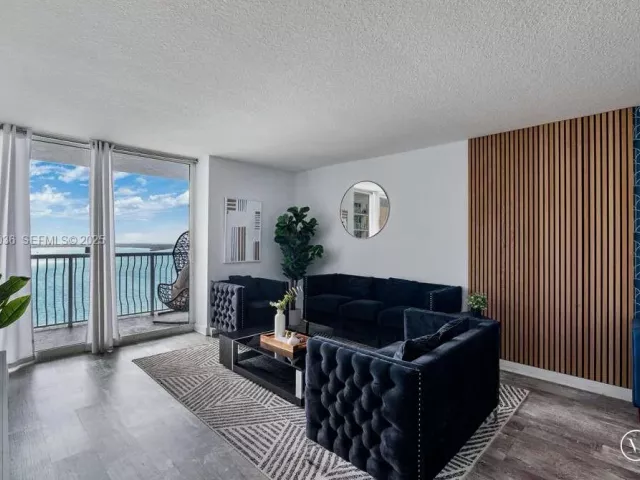 3-bedroom condo for sale in Miami - 1200 Brickell Bay Dr 2202 - MondialRealty