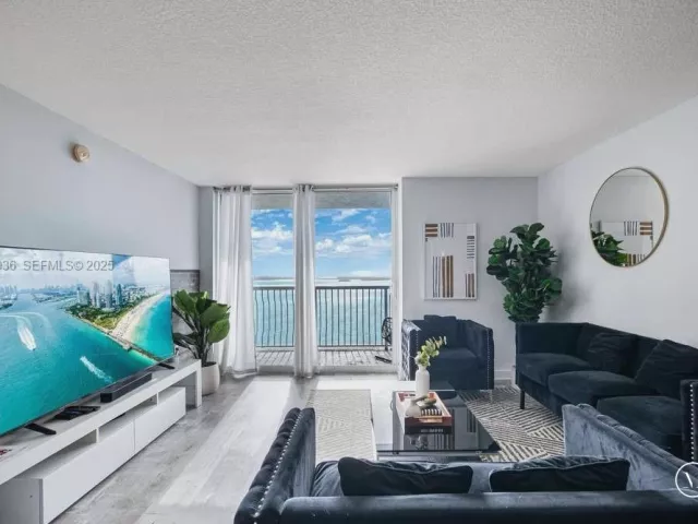 3-bedroom condo for sale in Miami - 1200 Brickell Bay Dr 2202 - MondialRealty