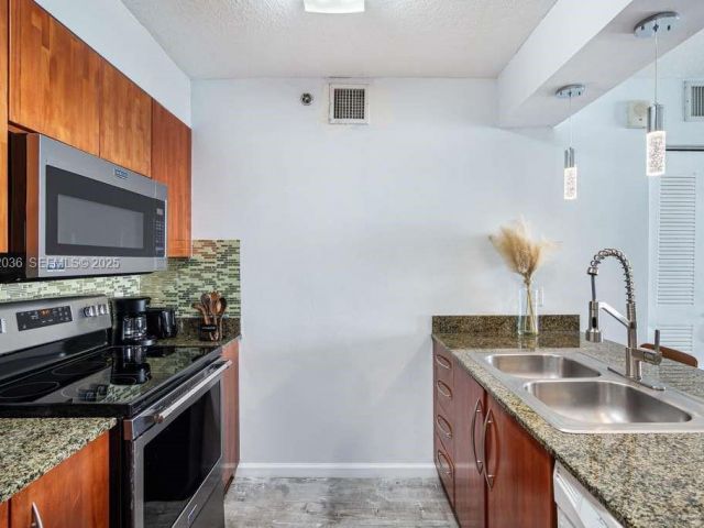 Apartment for sale  Unit #2202 - photo 6906579