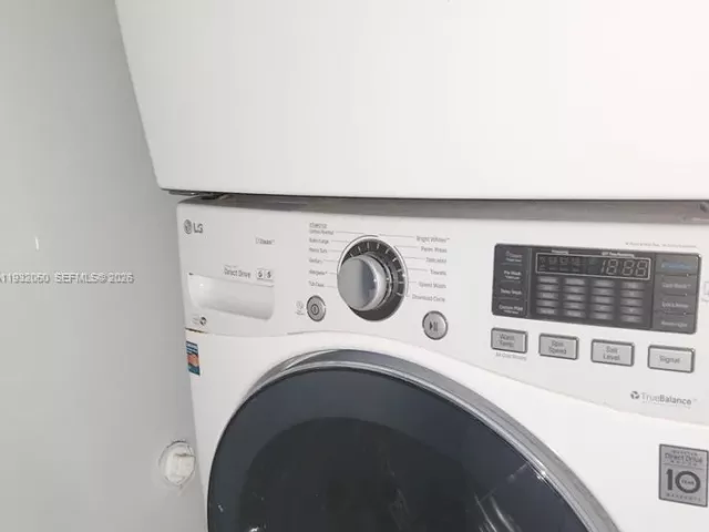 2-bedroom home for rent in North Miami - 1975 Sans Souci Blvd 0 - MondialRealty