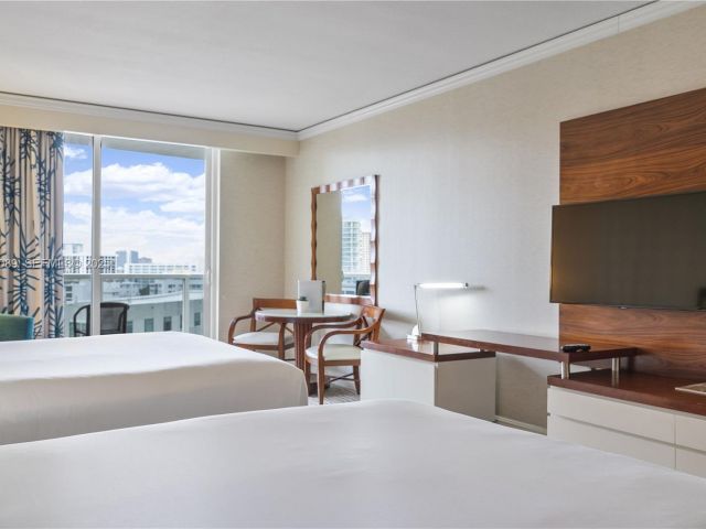 condo for sale in Sunny Isles Beach - 18001 Collins ave 616 - MondialRealty