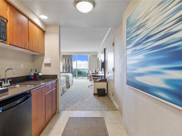 condo for sale in Sunny Isles Beach - 18001 Collins ave 616 - MondialRealty
