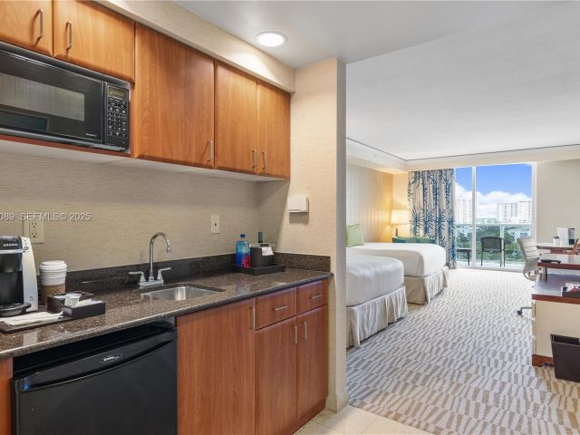 condo for sale in Sunny Isles Beach - 18001 Collins ave 616 - MondialRealty