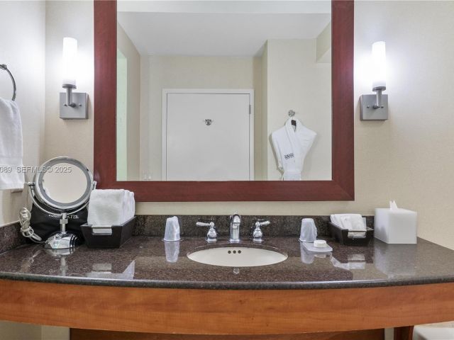 condo for sale in Sunny Isles Beach - 18001 Collins ave 616 - MondialRealty