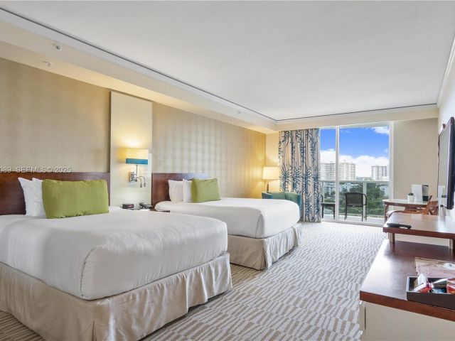 condo for sale in Sunny Isles Beach - 18001 Collins ave 616 - MondialRealty