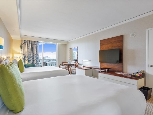 condo for sale in Sunny Isles Beach - 18001 Collins ave 616 - MondialRealty