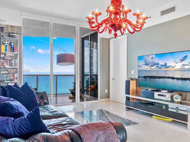 Apartment for sale  Unit #904 - photo 6908026