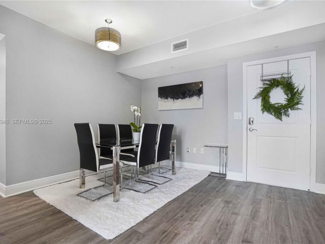 Apartment for rent  Unit #908 - photo 6908228