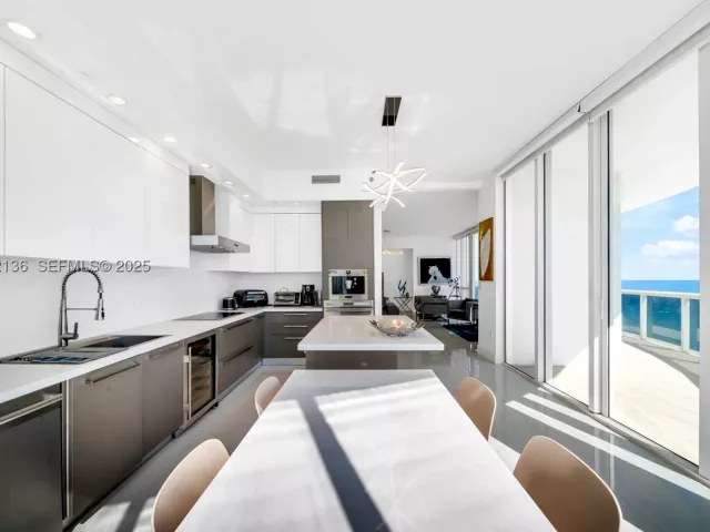 3-bedroom condo for sale in Sunny Isles Beach - 16001 Collins Ave 701 - MondialRealty