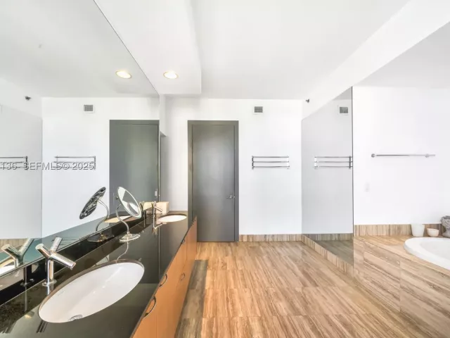 3-bedroom condo for sale in Sunny Isles Beach - 16001 Collins Ave 701 - MondialRealty