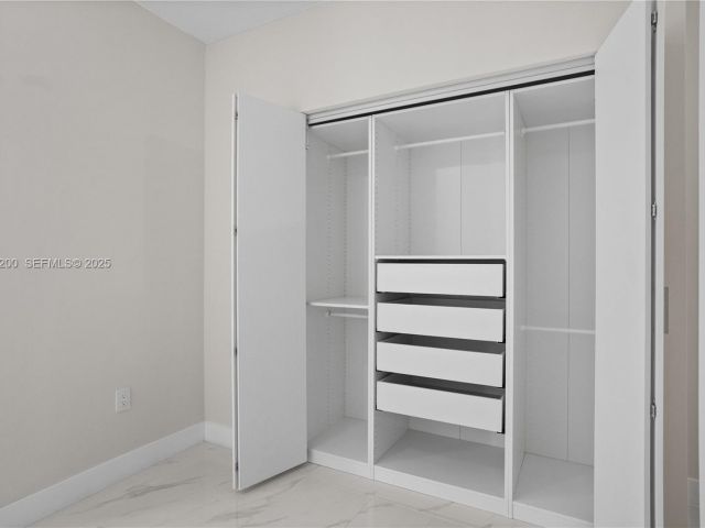 Apartment for rent  Unit #602 - photo 6907387