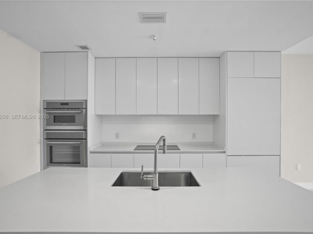 Apartment for rent  Unit #602 - photo 6907393