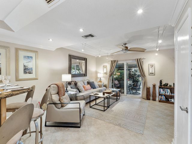 Home for rent at 2725 NE 15th Street - photo 6907612