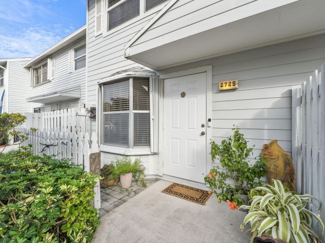 Home for rent at 2725 NE 15th Street - photo 6907621