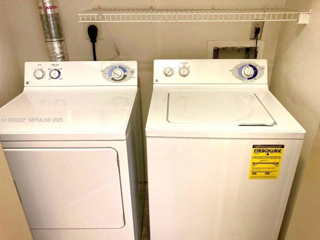 1-bedroom condo for sale in Miami - 2001 Biscayne Blvd 2608 - MondialRealty